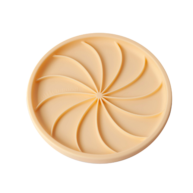 wheelies lick mat & lid | clementine